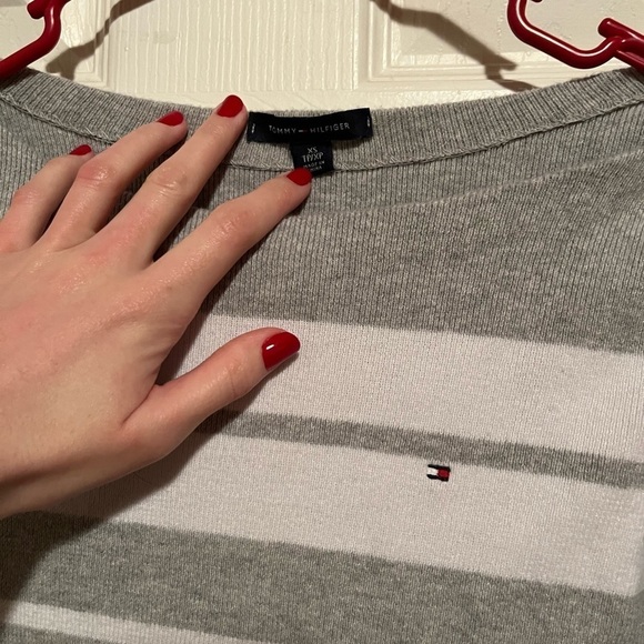 Grey and white striped Tommy Hilfiger sweater - Picture 4 of 4